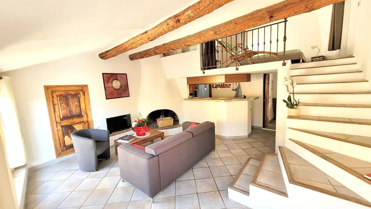 Ze Perfect Place - Appartement De Charme Nicois - 2 Chb & 2 Sdb - Ac - Terrasse - Vieux Nice 0*,  France