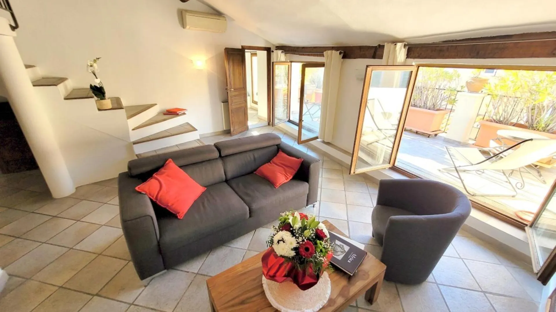 Apartment Ze Perfect Place - Appartement De Charme Nicois - 2 Chb & 2 Sdb - Ac - Terrasse - Vieux Nice